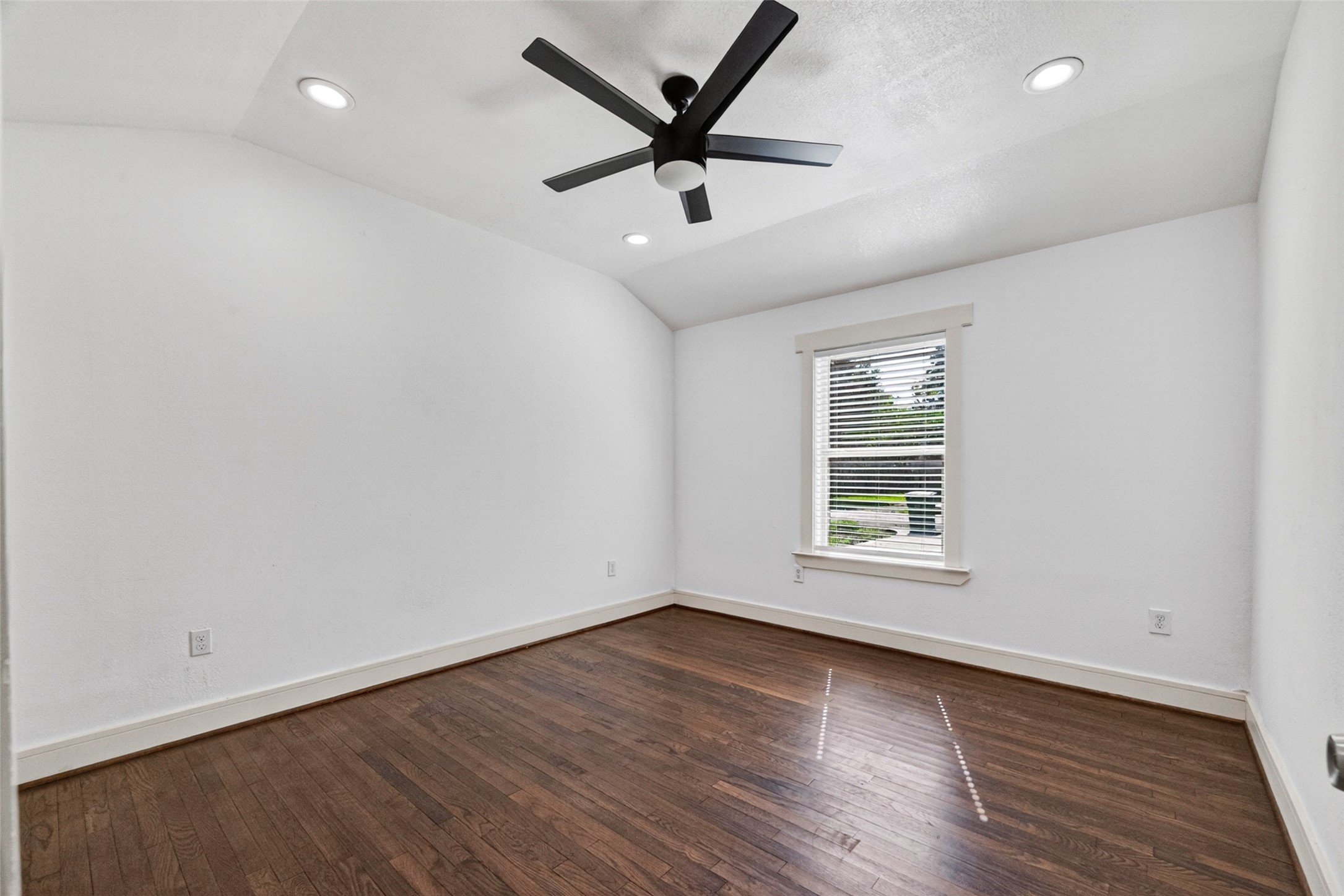 7030 Sidney Street Houston, TX 77021 - Photo 21 of 32