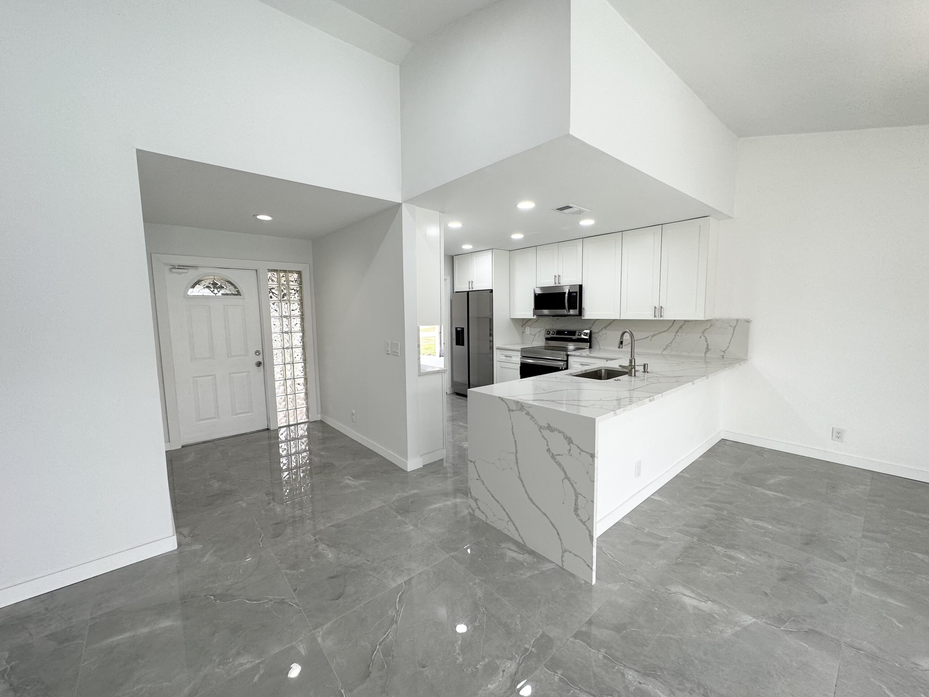 9291 Gettysburg Road Boca Raton, FL 33434 - Photo 10 of 30 House-027