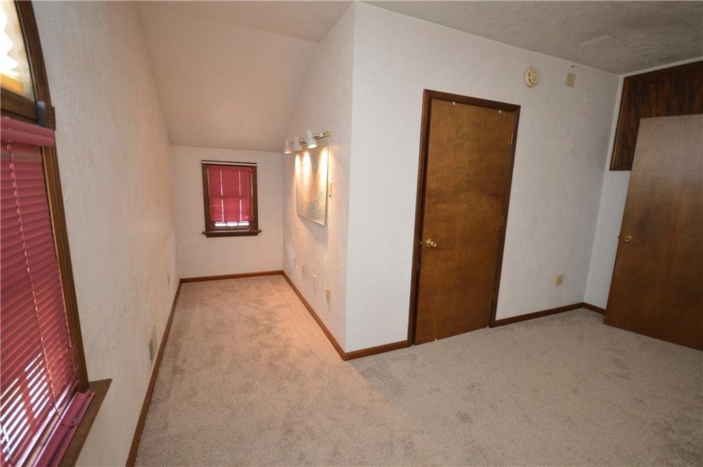 163 Gass Road Pittsburgh, PA 15229 - Photo 18 of 25 Gallery Image 18