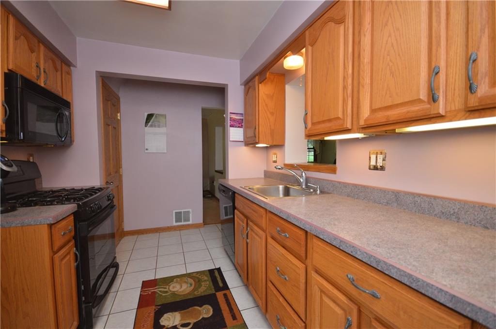 163 Gass Road Pittsburgh, PA 15229 - Photo 9 of 25 Gallery Image 9