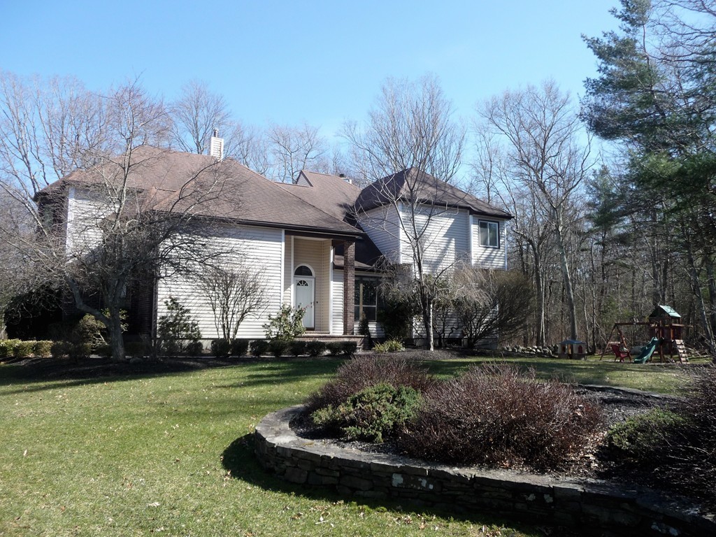 11 King Philip Road Sharon, MA 02067 - Photo 2 of 23 Gallery Image 2