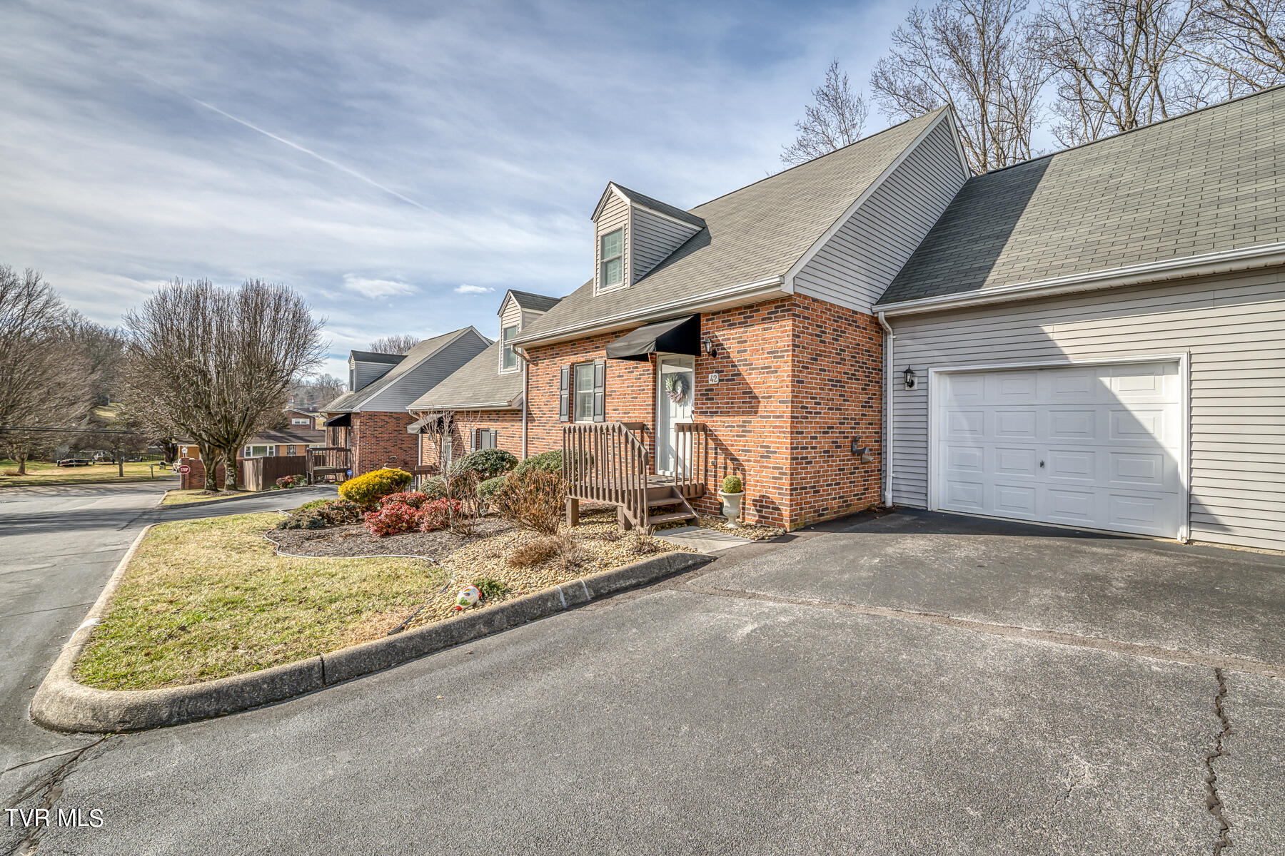 2700 Indian Ridge Road, Unit 42 Johnson City, TN 37604 - Photo 2 of 24 2700 Indian Ridge Rd #42 3