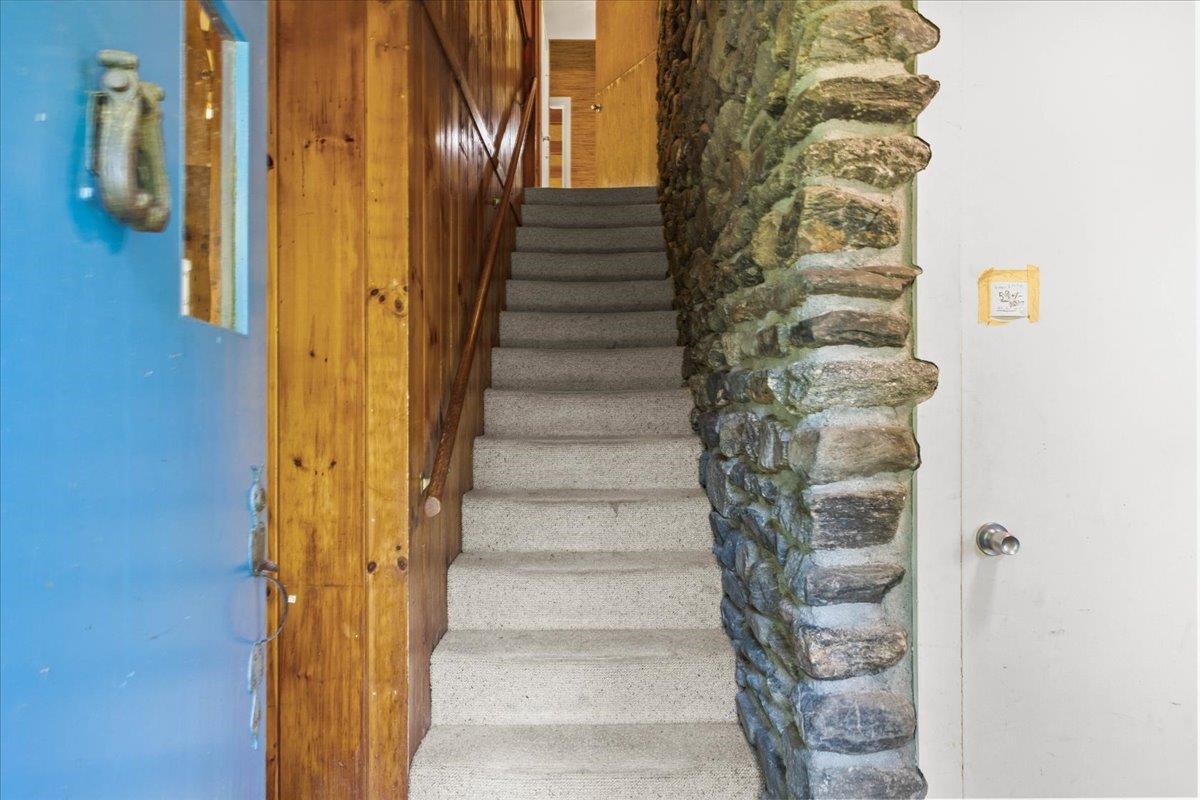 765 Upper Hollow Road Stowe, VT 05672 - Photo 4 of 60