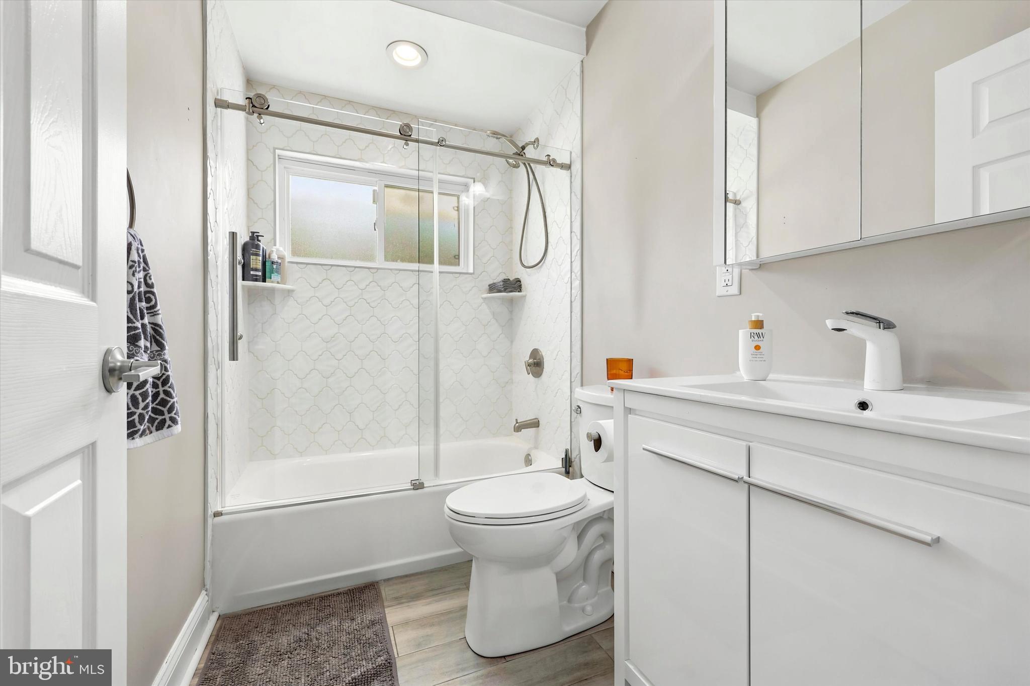9345 Annapolis Road Philadelphia, PA 19114 - Photo 20 of 24 Full Bath - Main Floor