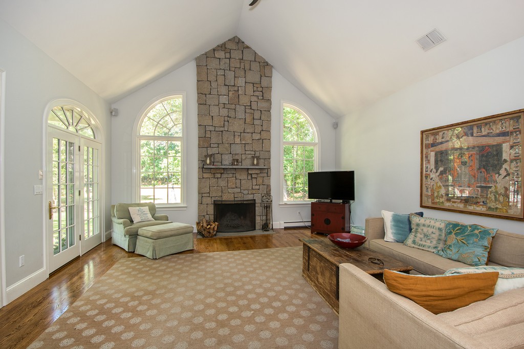10 Pinecrest Road Hingham, MA 02043 - Photo 12 of 29 Gallery Image 12