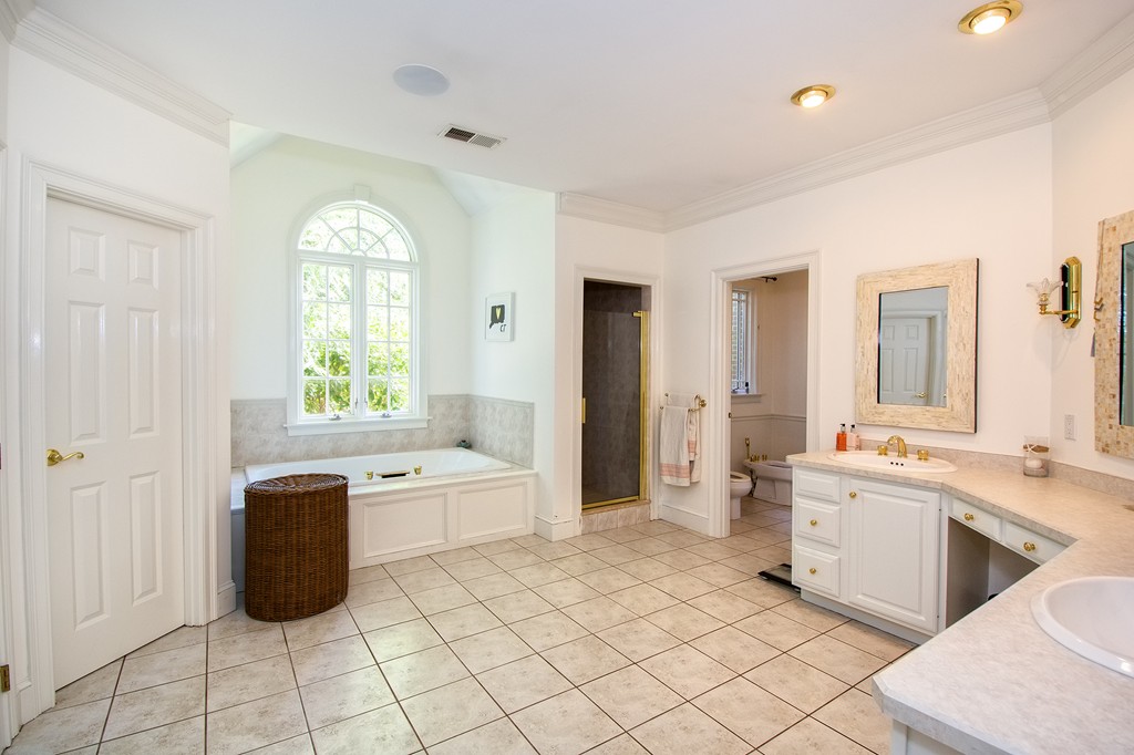 10 Pinecrest Road Hingham, MA 02043 - Photo 24 of 29 Gallery Image 24