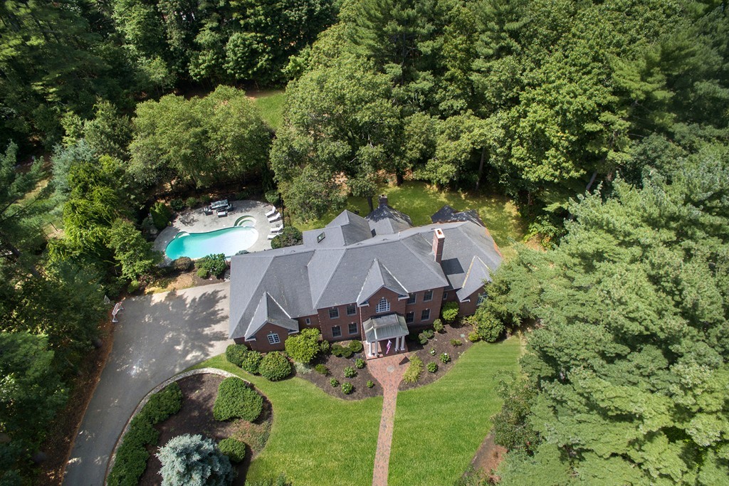 10 Pinecrest Road Hingham, MA 02043 - Photo 3 of 29 Gallery Image 3