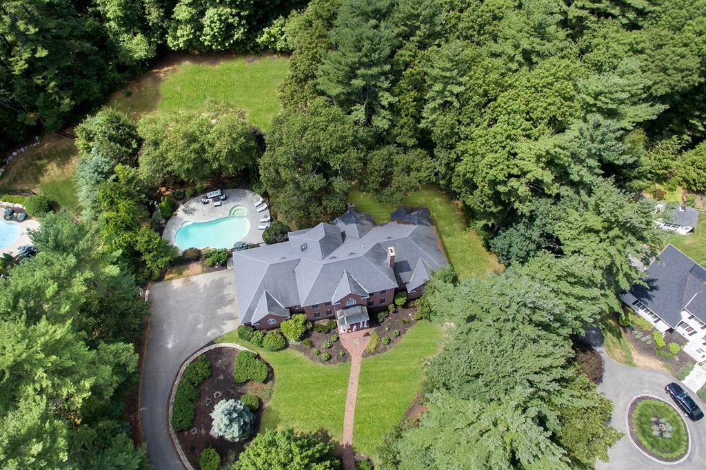 10 Pinecrest Road Hingham, MA 02043 - Photo 4 of 29 Gallery Image 4