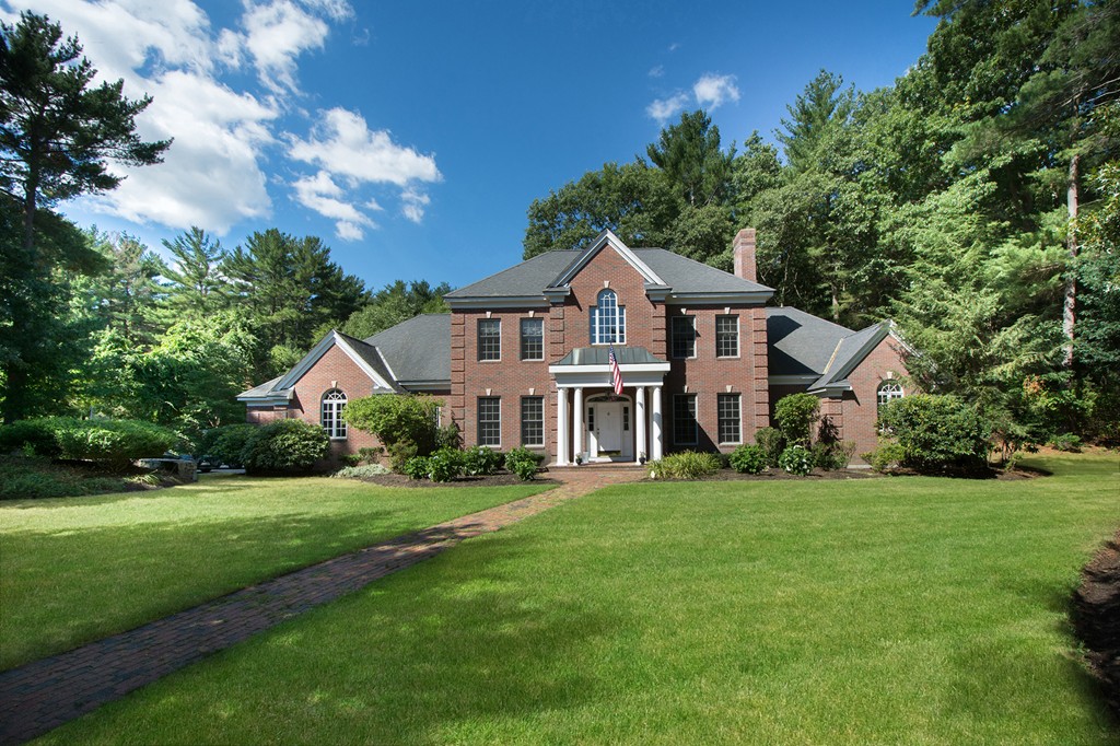10 Pinecrest Road Hingham, MA 02043 - Photo 5 of 29 Gallery Image 5