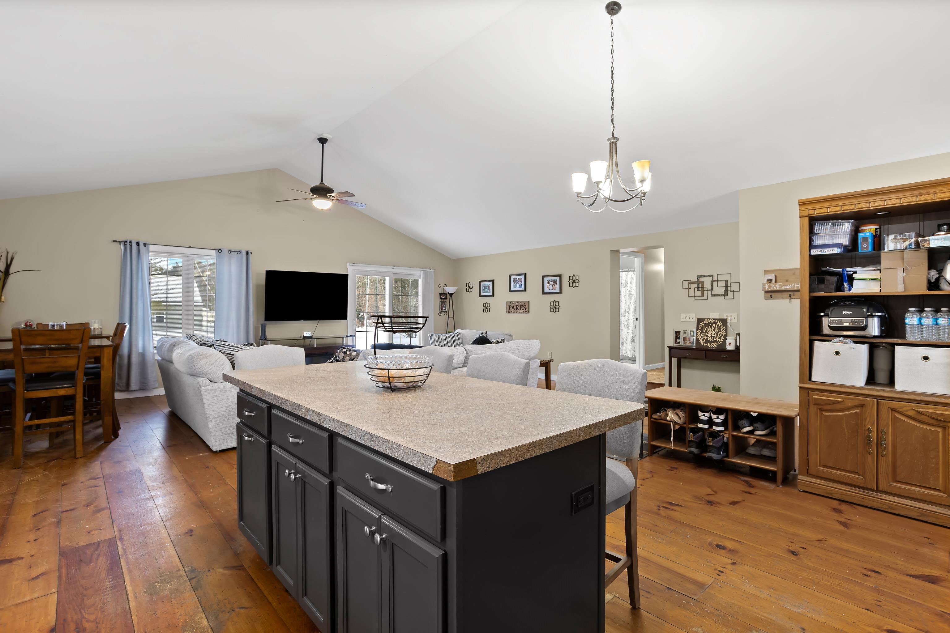 129 New Boston Road Goffstown, NH 03045 - Photo 21 of 46