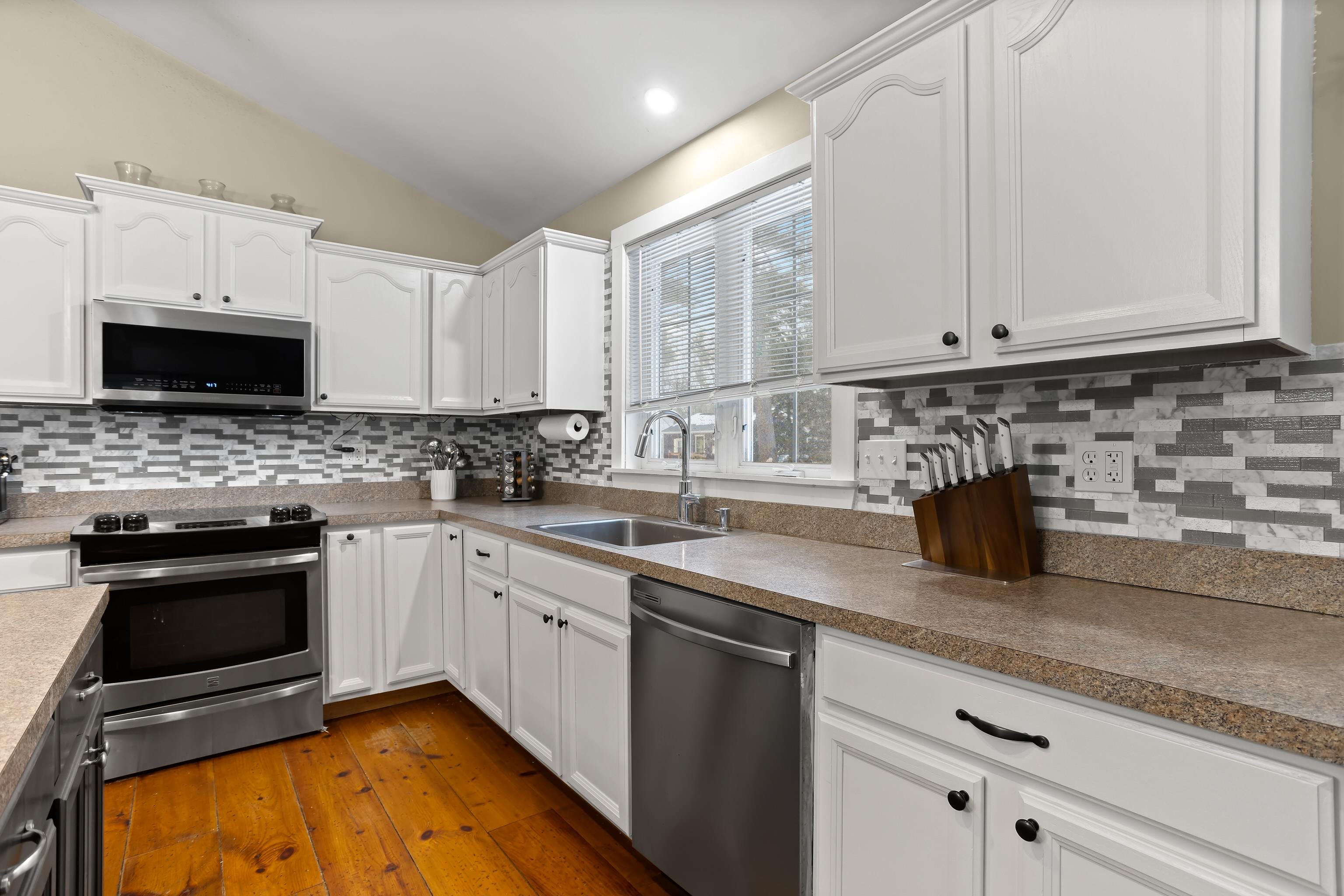 129 New Boston Road Goffstown, NH 03045 - Photo 23 of 46