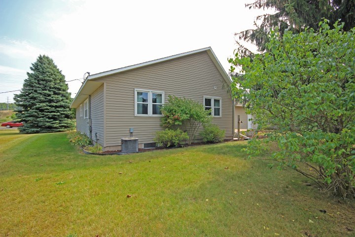 835 North Keystone Road Traverse City, MI 49696 - Photo 6 of 37 1838979-5.JPG