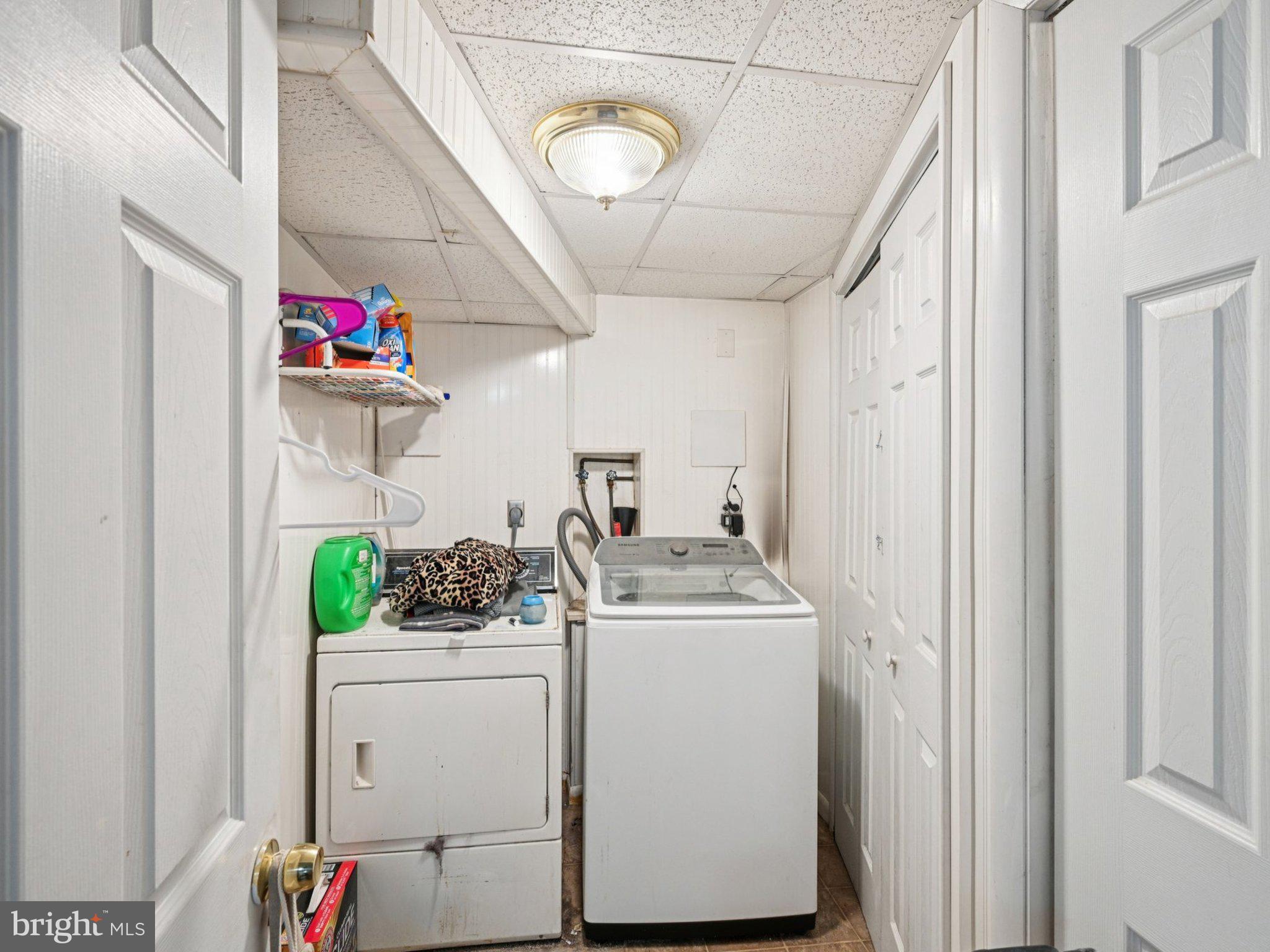 170 Scottfield Drive Newark, DE 19713 - Photo 22 of 28 a utility room with dryer and washer