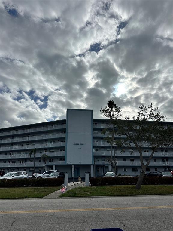 1868 Shore Drive South, Unit 608 South Pasadena, FL 33707 - Photo 2 of 36 a view of a building