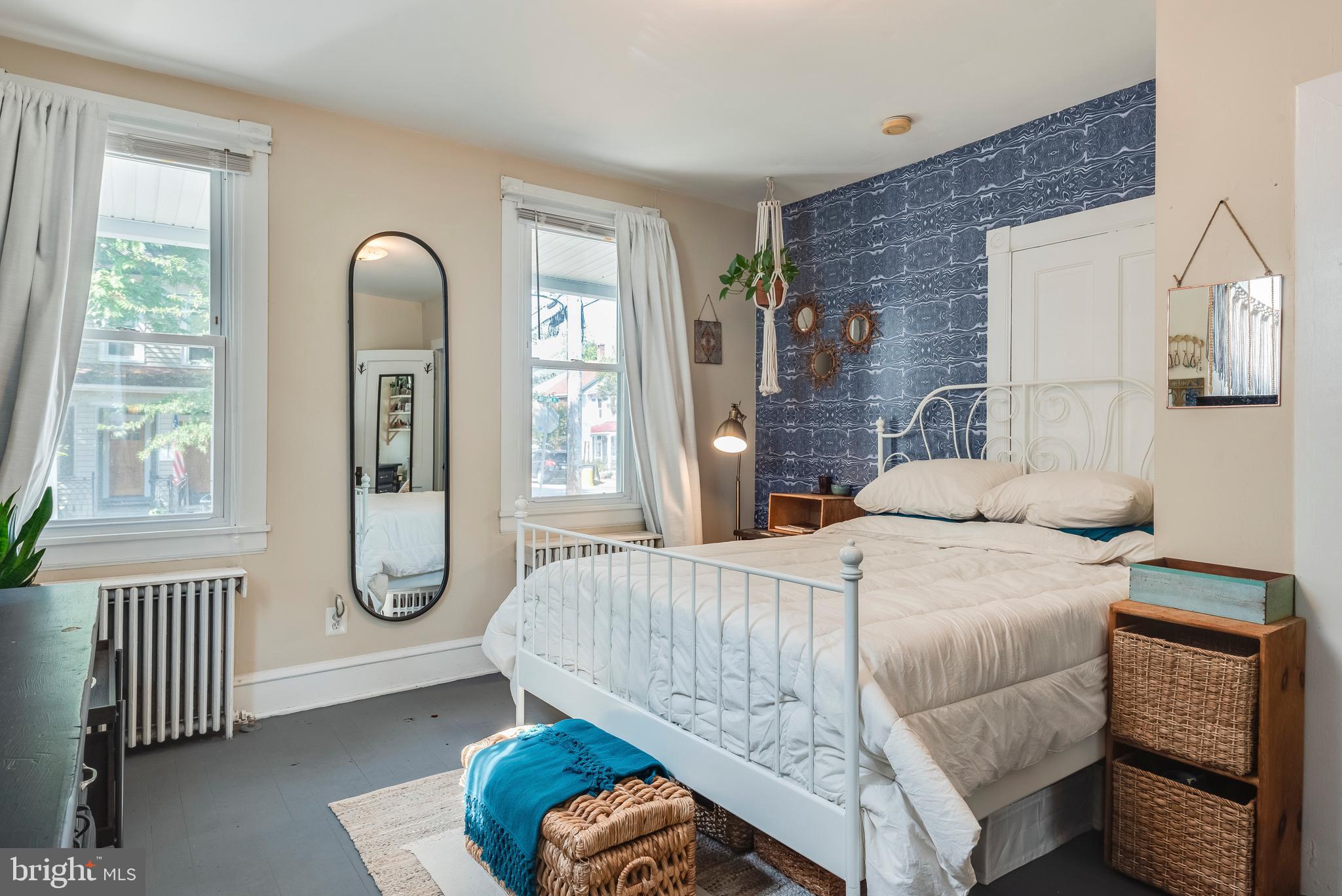 52 Madison Place Annapolis, MD 21401 - Photo 18 of 37 Large bedroom in lower unit