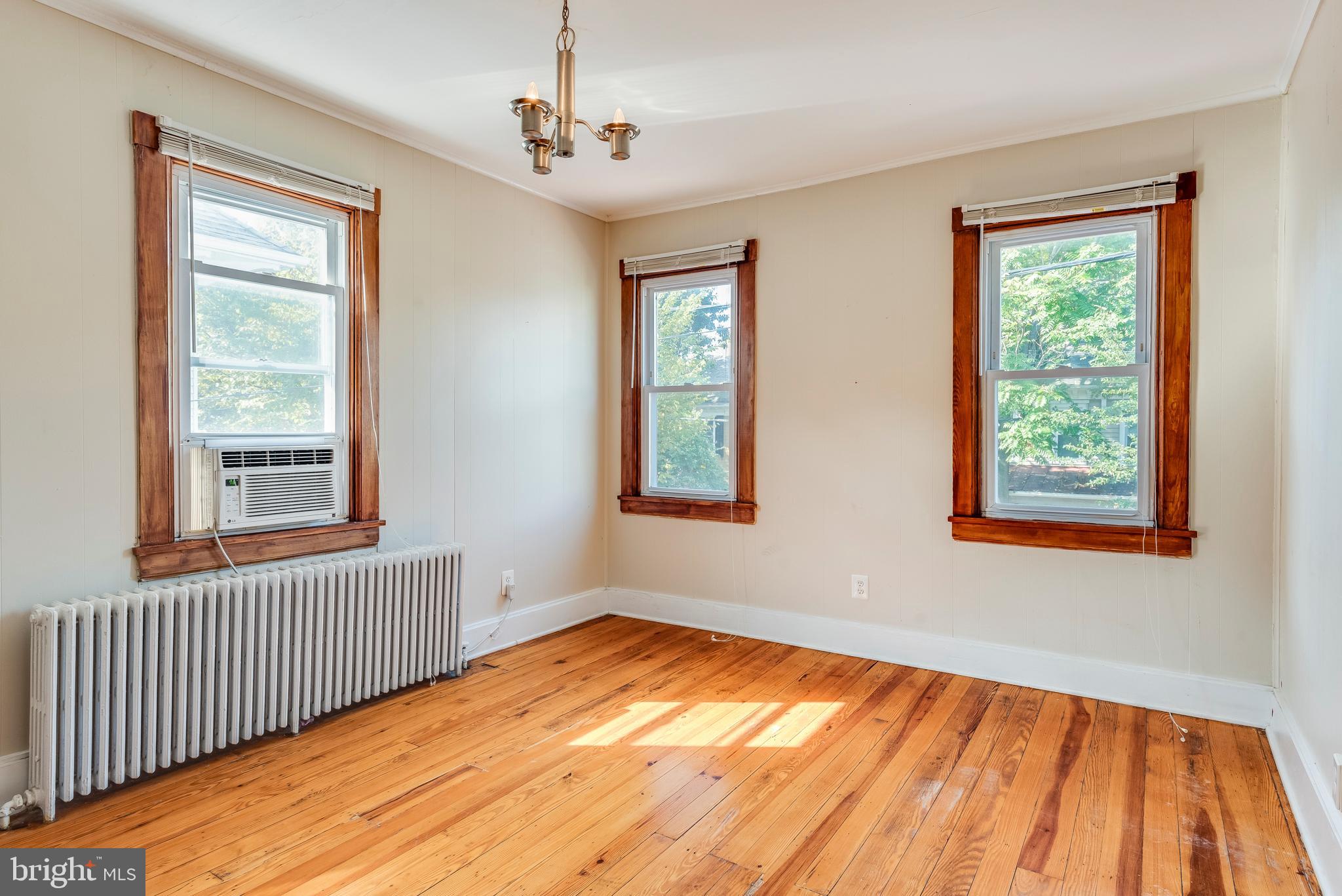 52 Madison Place Annapolis, MD 21401 - Photo 23 of 37 Upper level bedroom 1