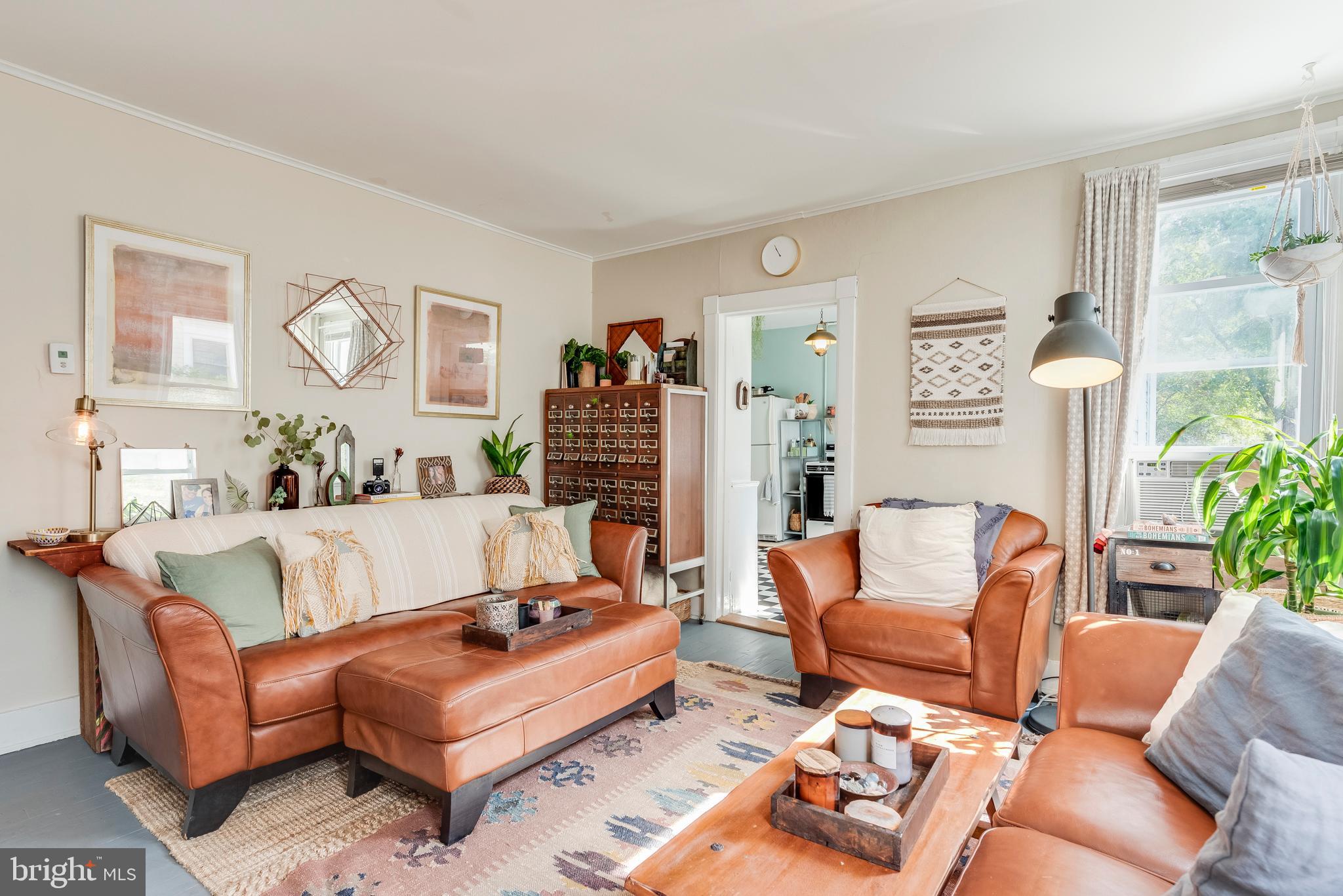 52 Madison Place Annapolis, MD 21401 - Photo 9 of 37 Main level living area with great natural light