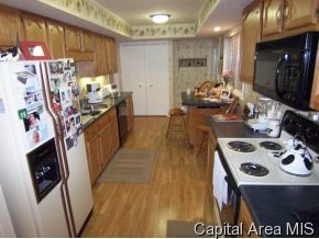 2045 West Jefferson Street Springfield, IL 62702 - Photo 4 of 12 Gallery Image 4