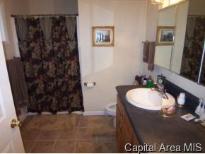 2045 West Jefferson Street Springfield, IL 62702 - Photo 8 of 12 Gallery Image 8