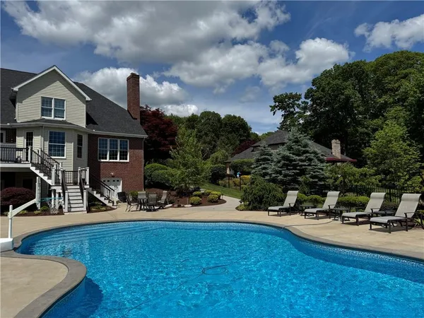 $1,199,900 | 4097 Manor Oaks Court, Murrysville, PA 15632