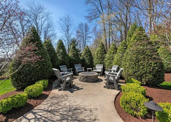 $1,199,900 | 4097 Manor Oaks Court, Murrysville, PA 15632