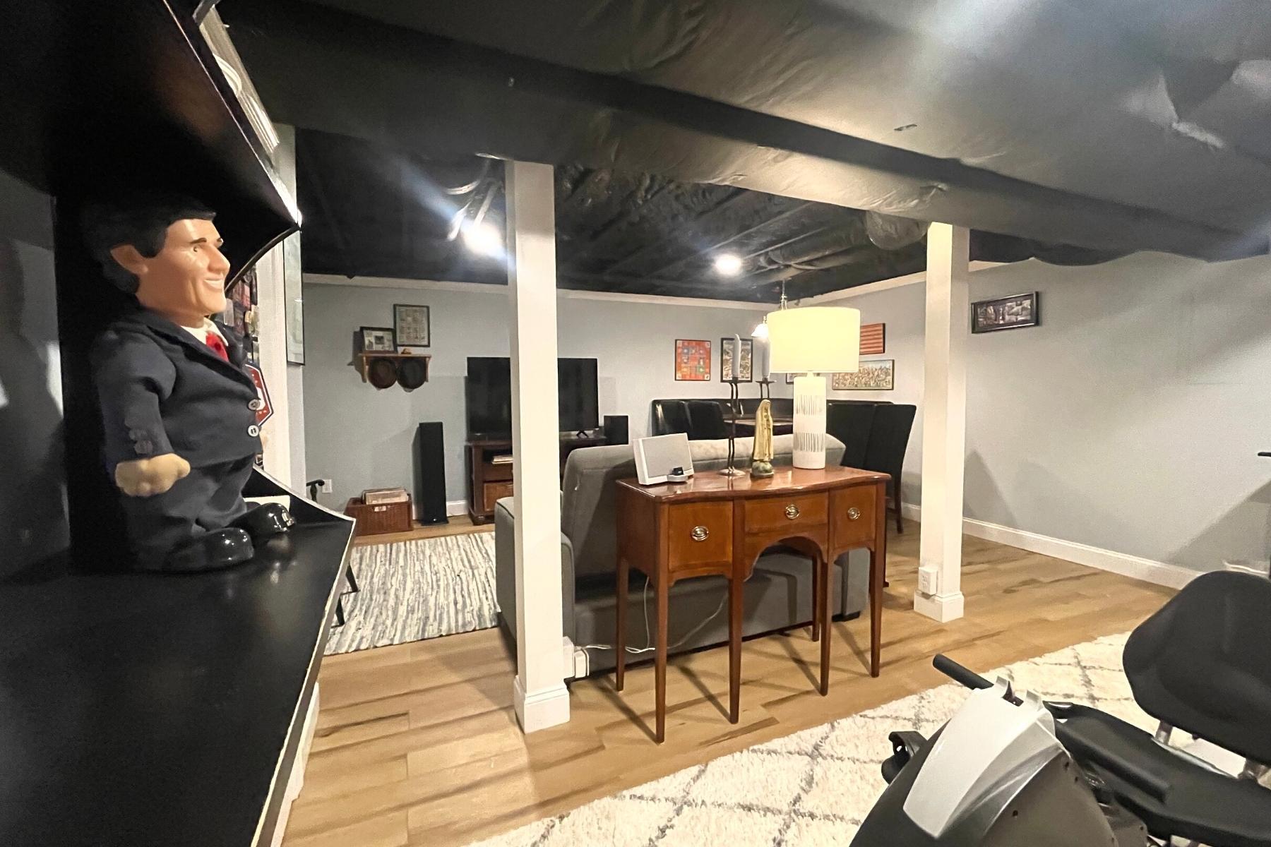 140 Cap'n Samadrus Road Cotuit, MA 02635 - Photo 31 of 53 140 (1051)