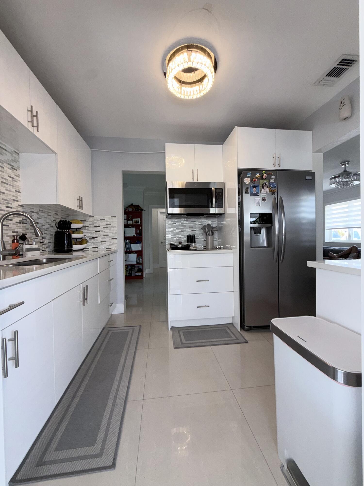 9235 Southwest 41st Street Miami, FL 33165 - Photo 39 of 63 IMG_8003