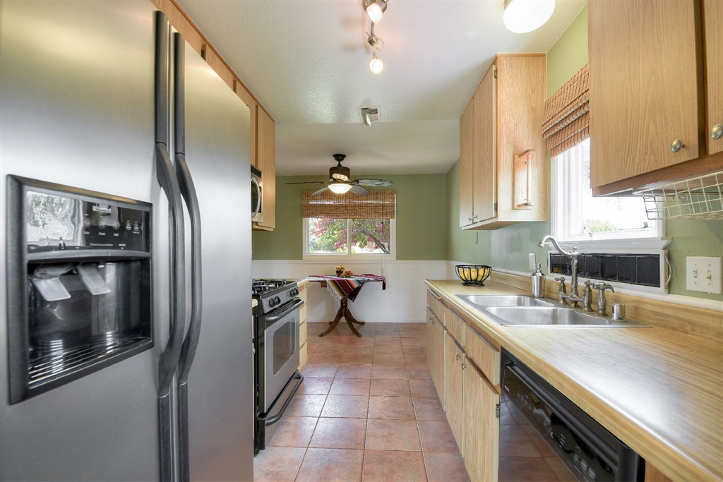 4652 Mystik Road Oceanside, CA 92056 - Photo 5 of 24