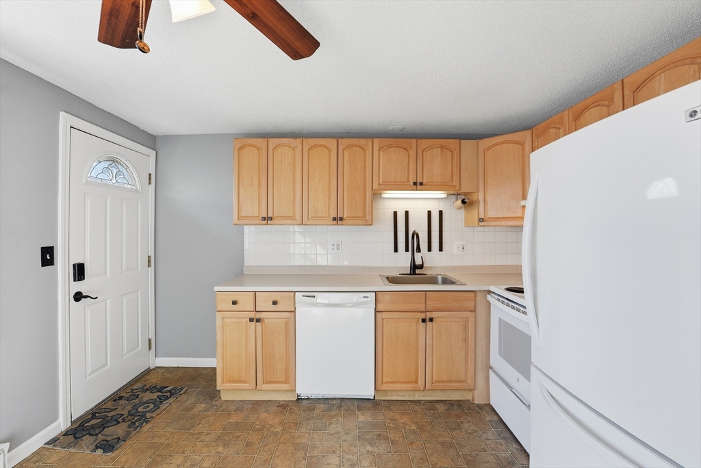 269 Chicopee Street, Unit 6 Chicopee, MA 01013 - Photo 6 of 33