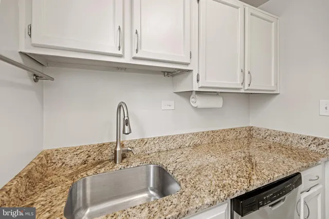 $1,950 | 235 North George Mason Drive, Unit 2354, Arlington, VA 22203