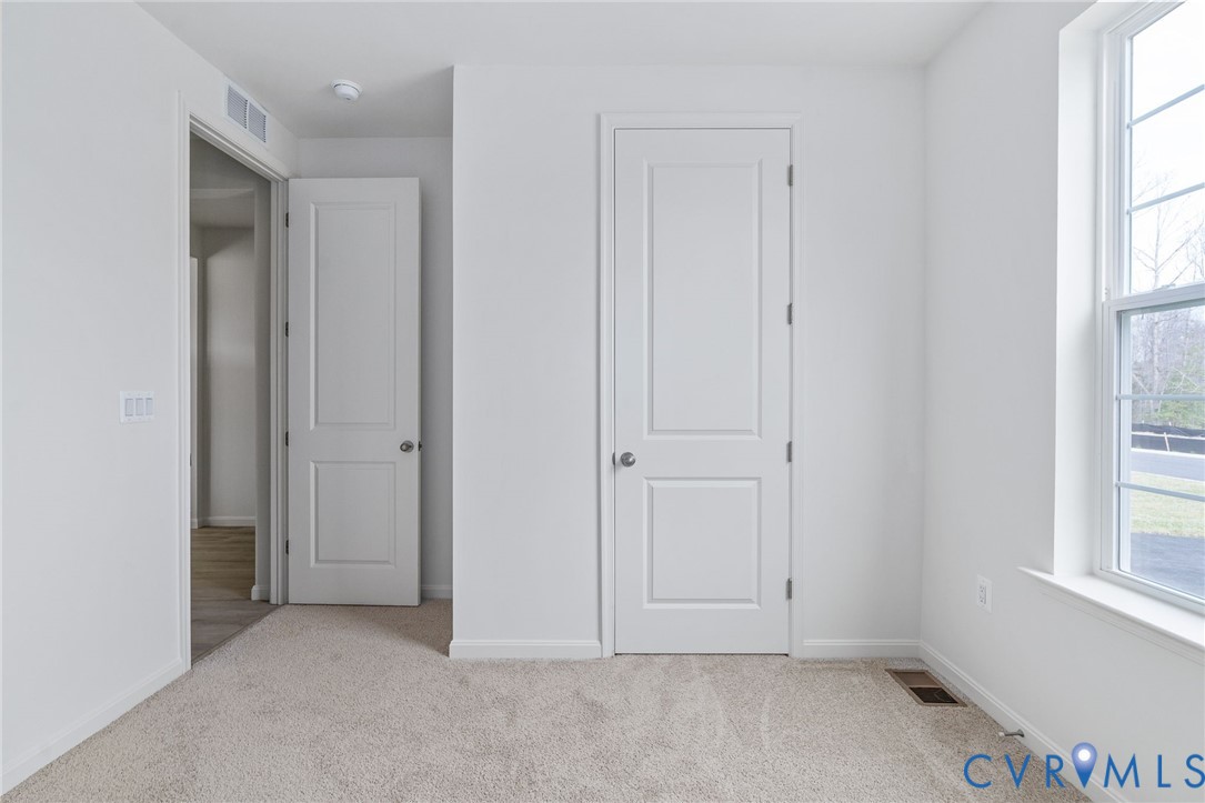 308 Kennington Road Aylett, VA 23009 - Photo 5 of 48