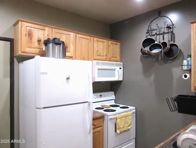 $149,900 | 2361 Quarter Horse Trail, Unit 132, Overgaard, AZ 85933