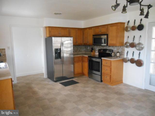 61 Pickett Road Dover, PA 17315 - Photo 13 of 25 Gallery Image 13