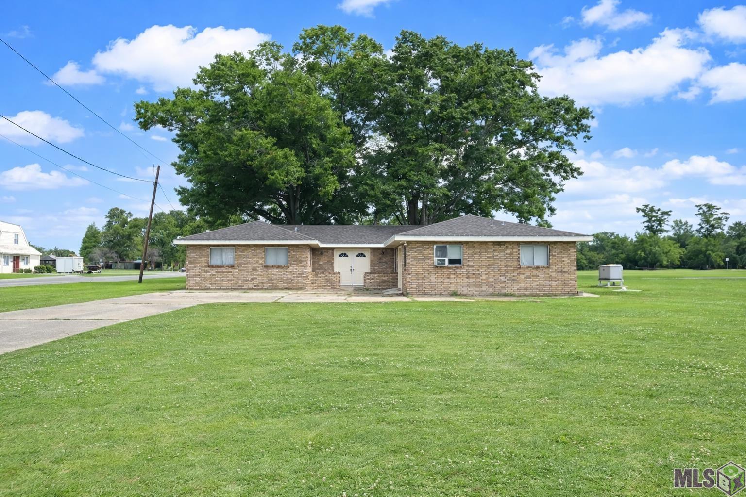 766 Bayou Blue Road Houma, LA 70364 - Photo 1 of 21
