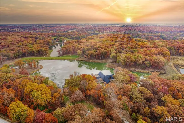 $2,500,000 | 23252 Jupiter Avenue, Macon, MO 63552