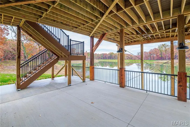 $2,500,000 | 23252 Jupiter Avenue, Macon, MO 63552