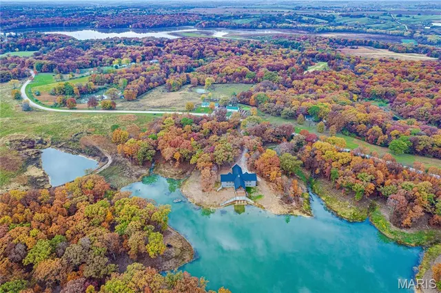 $2,500,000 | 23252 Jupiter Avenue, Macon, MO 63552