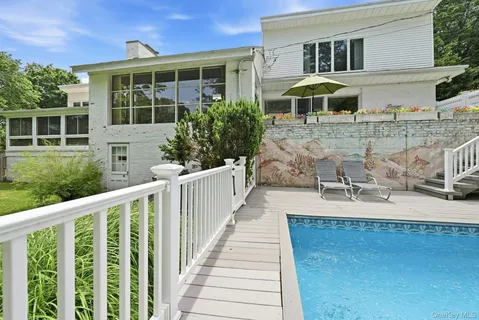 $1,899,000 | 39 Upper Drive, Huntington Bay, NY 11743