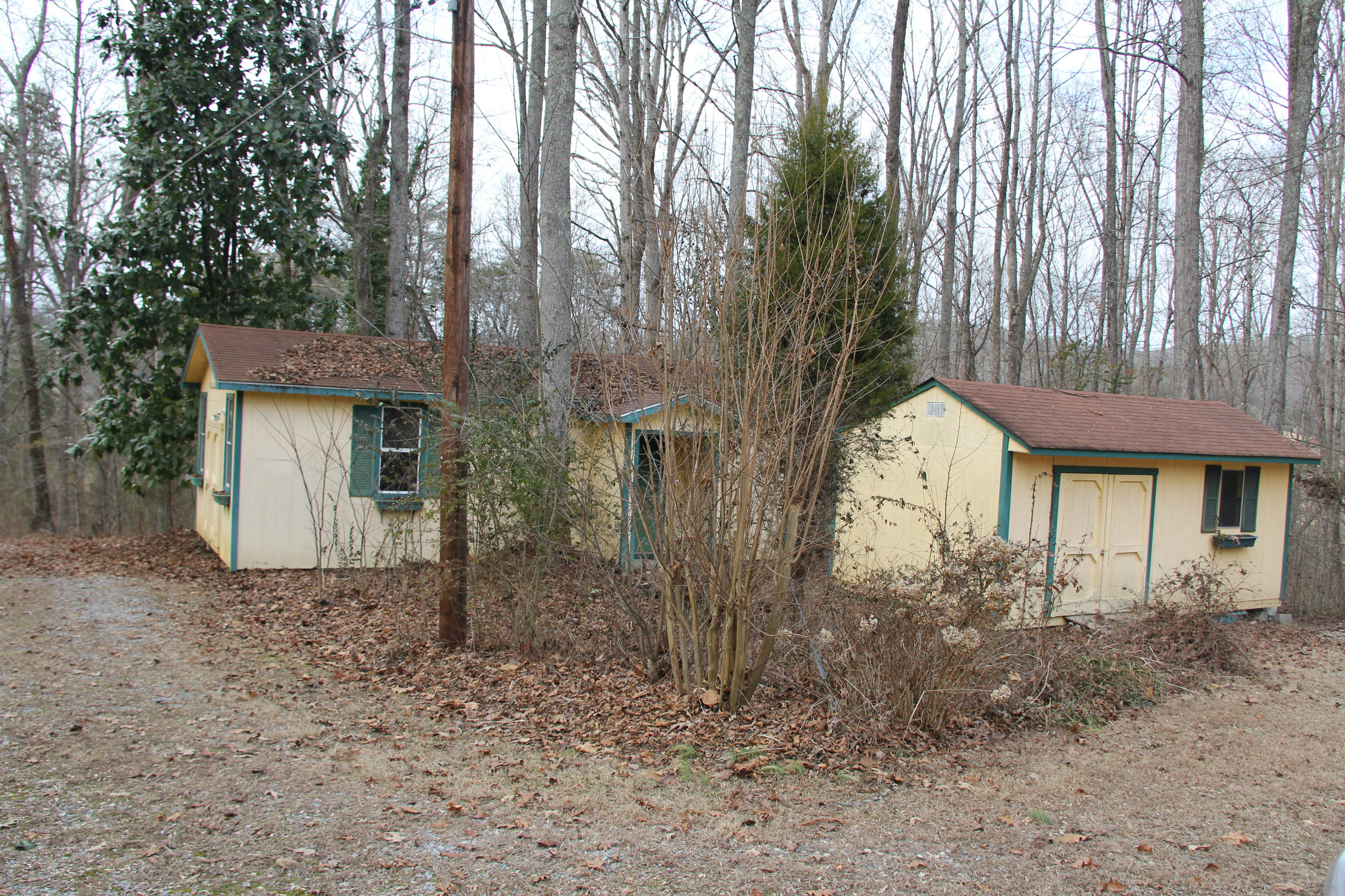 1309 Blockhouse Valley Road Clinton, TN 37716 - Photo 22 of 25 2 workshop/storage buildings