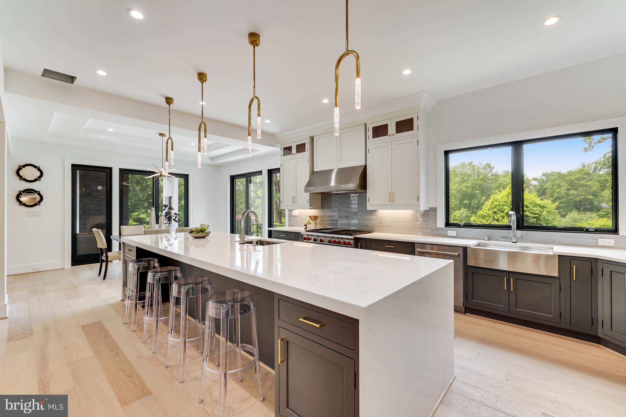 1440 Oakview Drive McLean, VA 22101 - Photo 16 of 87 Eat-In Kitchen