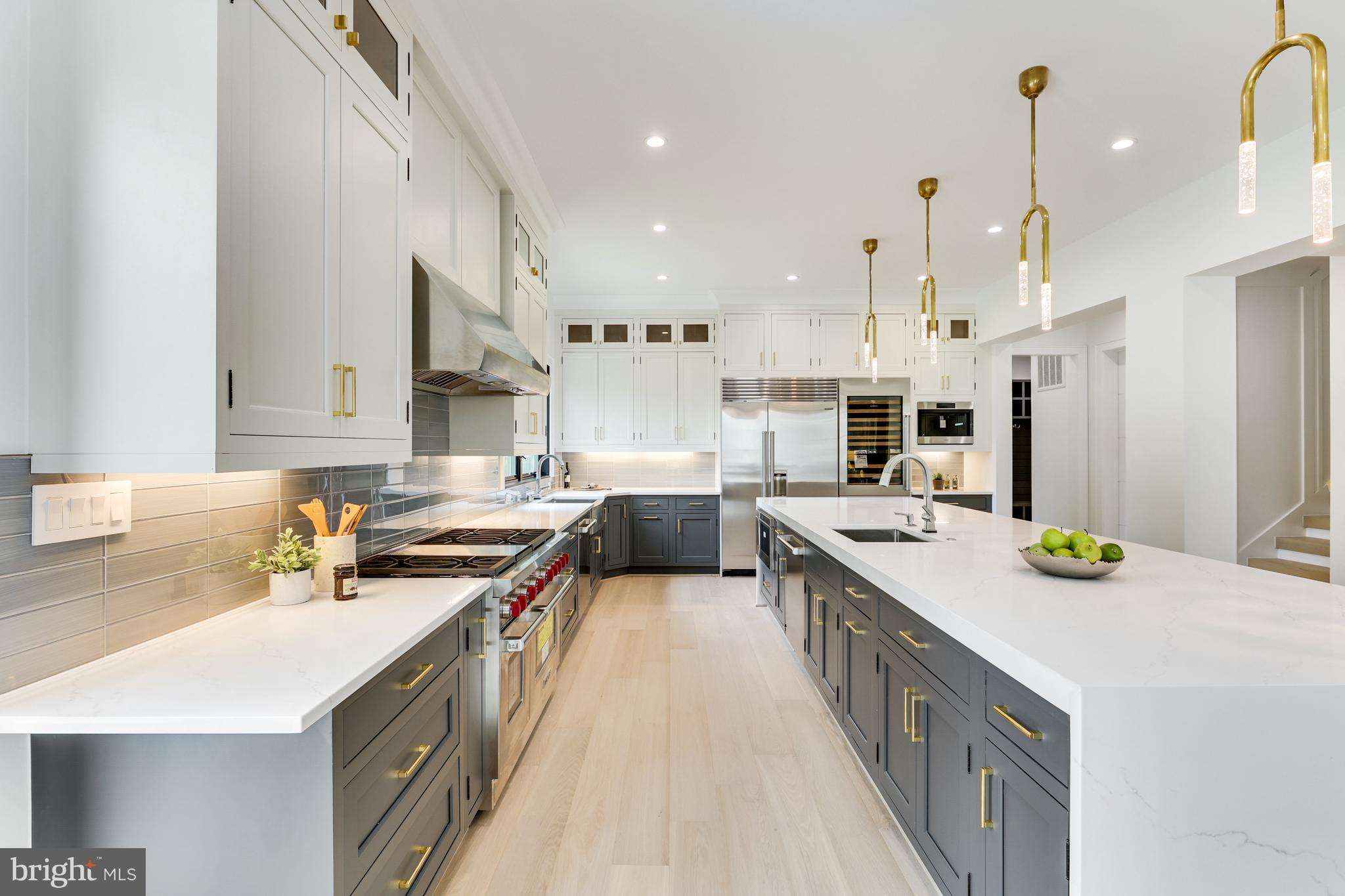 1440 Oakview Drive McLean, VA 22101 - Photo 18 of 87 Gourmet Kitchen