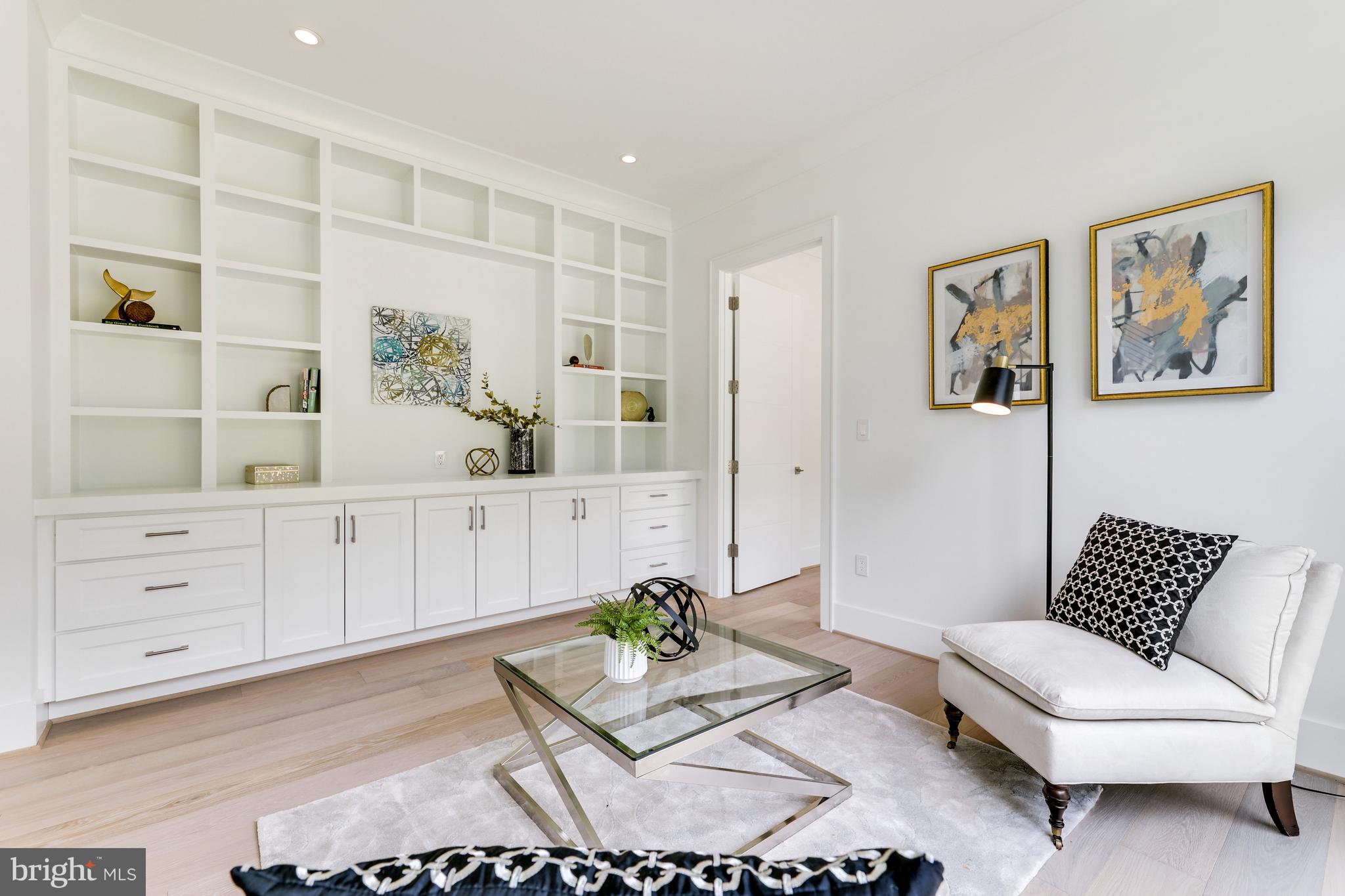 1440 Oakview Drive McLean, VA 22101 - Photo 27 of 87 Library