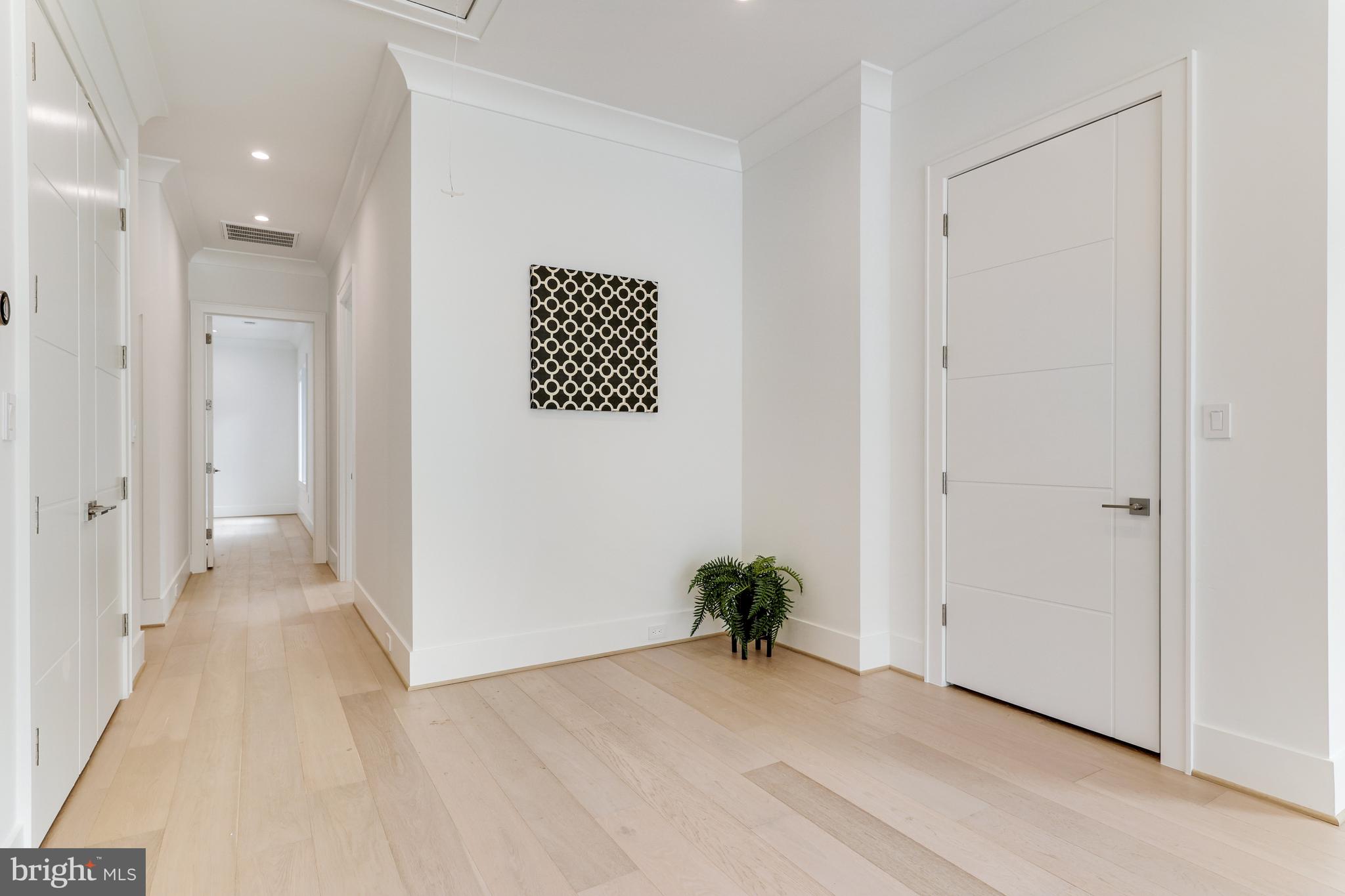 1440 Oakview Drive McLean, VA 22101 - Photo 31 of 87 Elevator