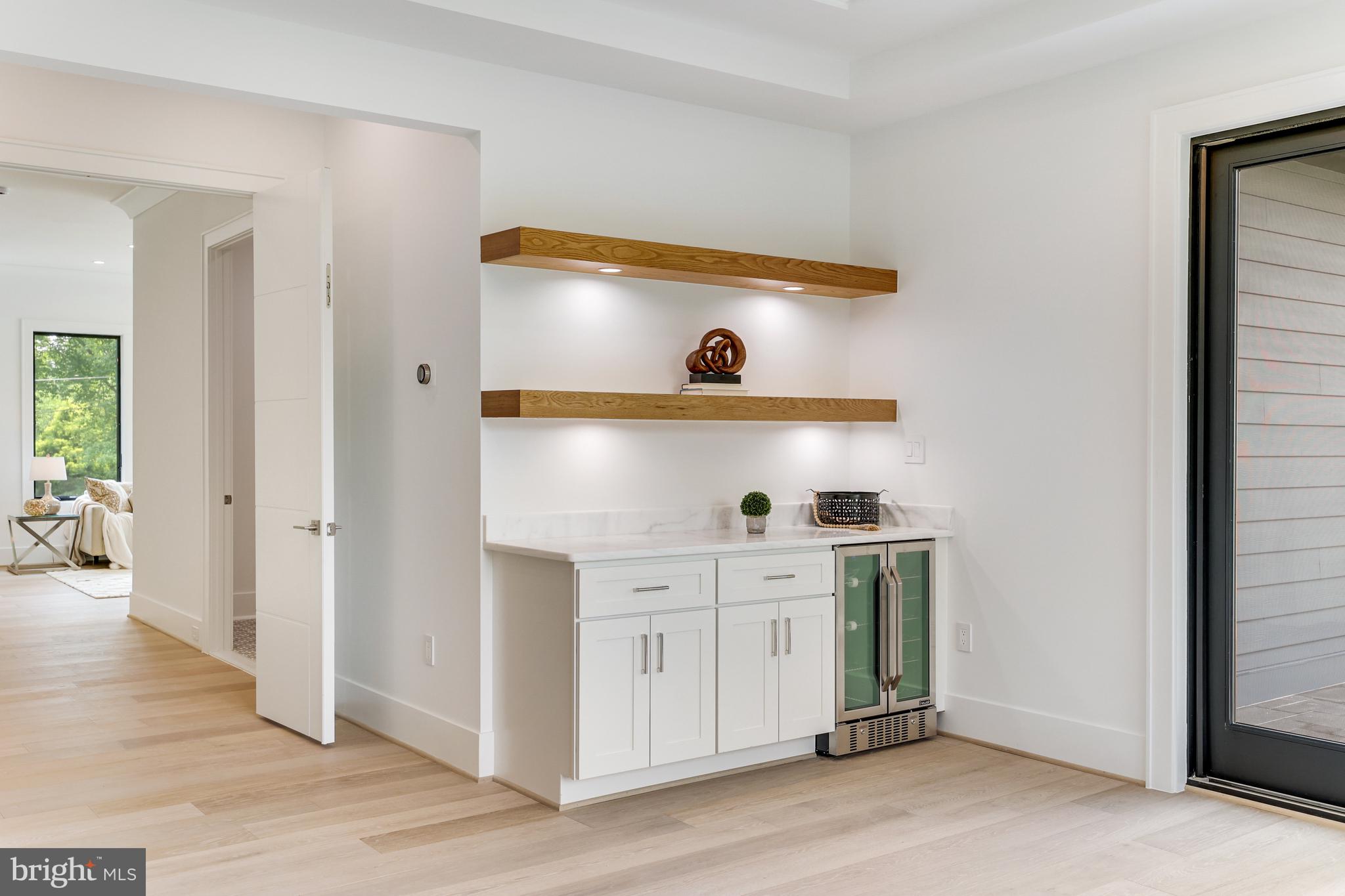 1440 Oakview Drive McLean, VA 22101 - Photo 33 of 87 Beverage Center