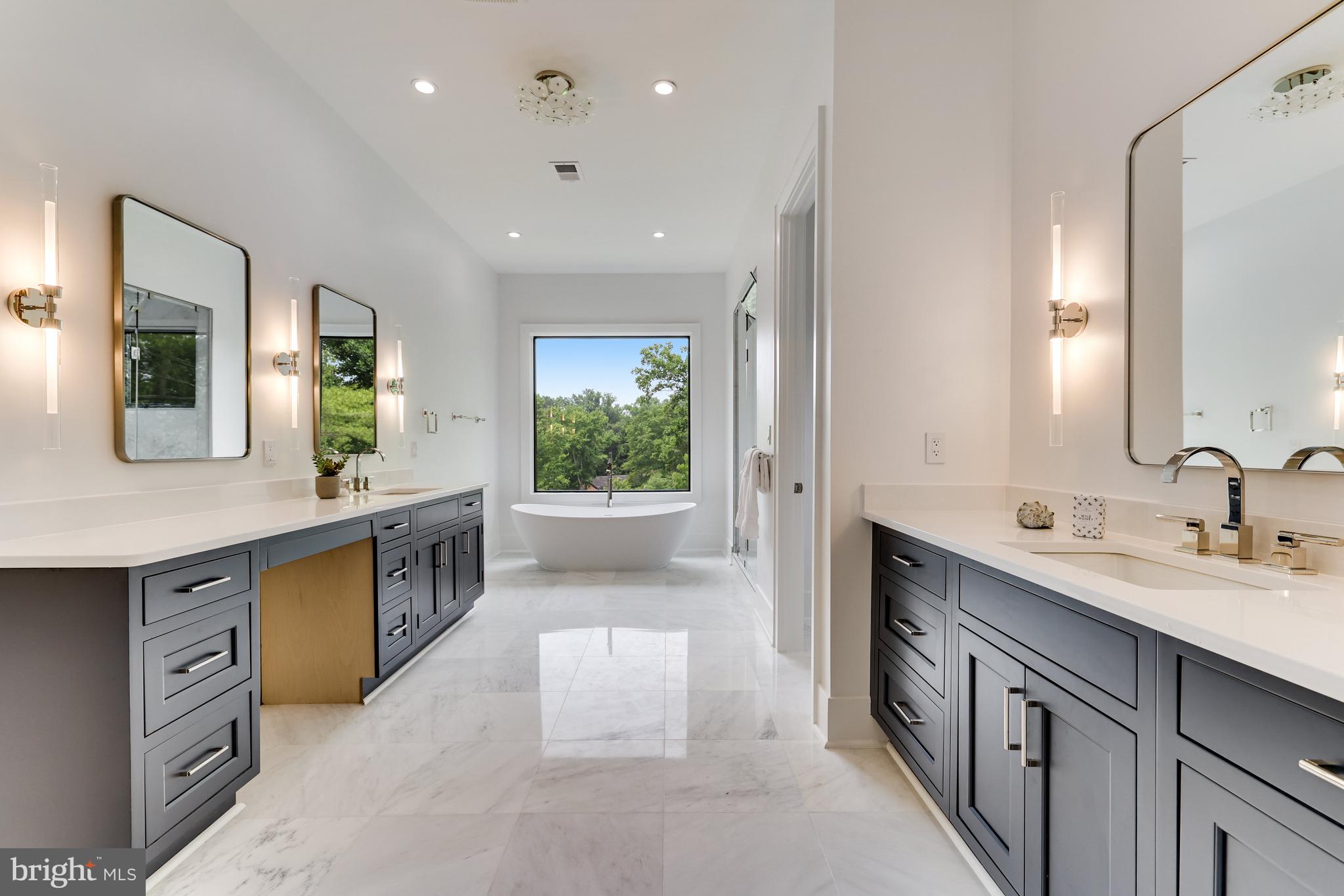 1440 Oakview Drive McLean, VA 22101 - Photo 42 of 87 Primary Bath