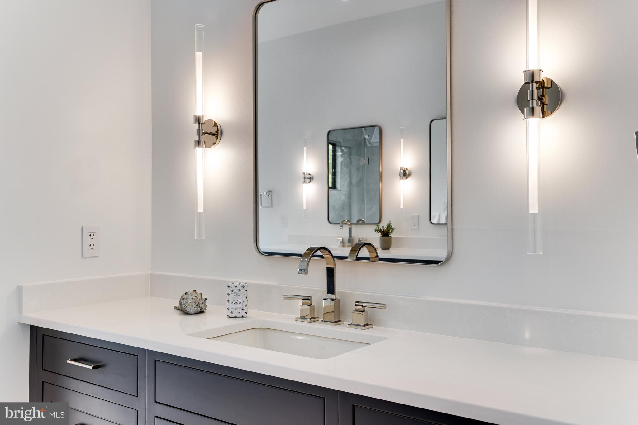 1440 Oakview Drive McLean, VA 22101 - Photo 43 of 87 Primary Bath