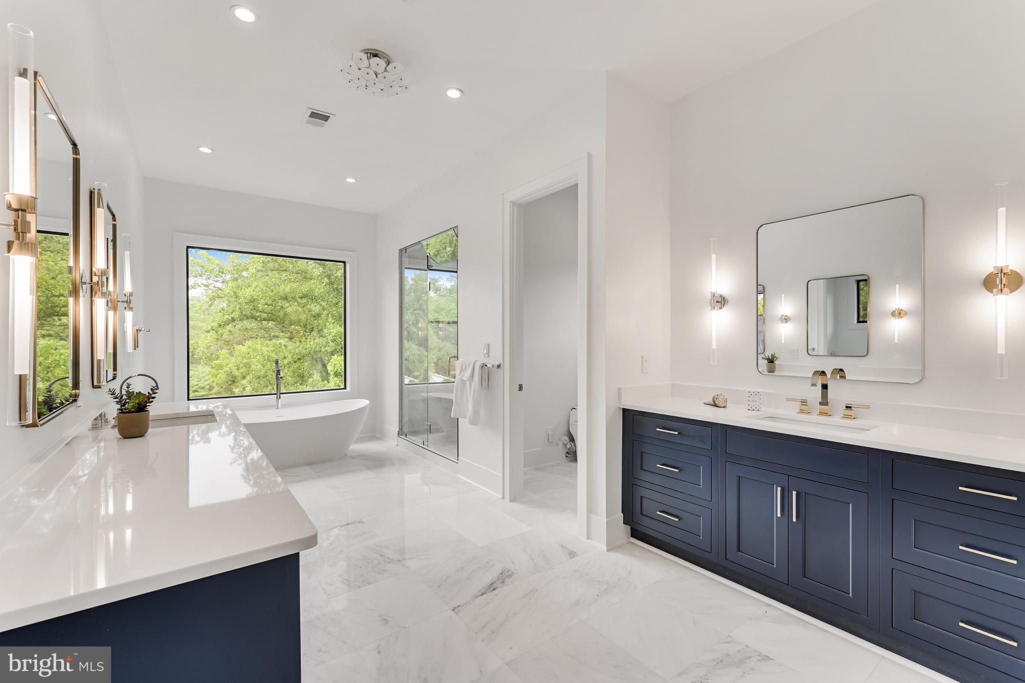 1440 Oakview Drive McLean, VA 22101 - Photo 46 of 87 Primary Bath