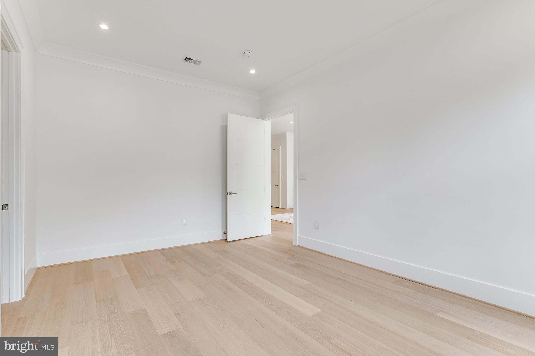 1440 Oakview Drive McLean, VA 22101 - Photo 58 of 87 Fourth Bedroom