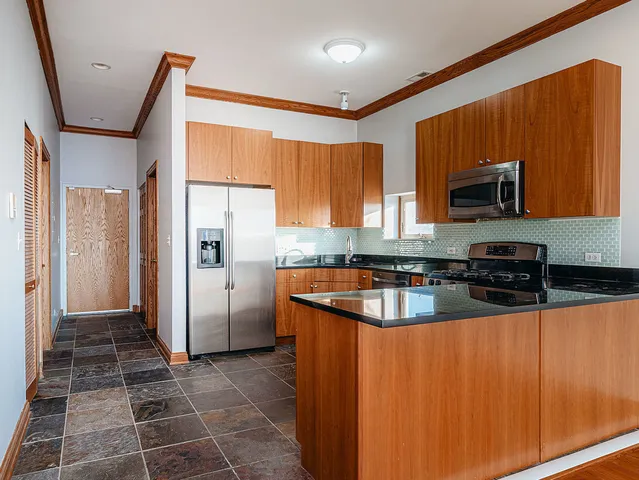 $1,850,000 | 14 South Leavitt Street, Chicago, IL 60612