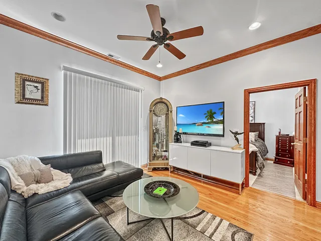 $1,850,000 | 14 South Leavitt Street, Chicago, IL 60612